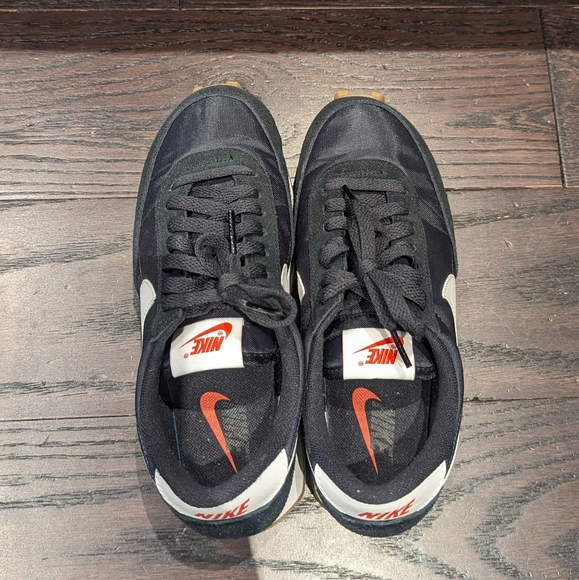 Nike Daybreak Sneakers - Picture 4 of 8